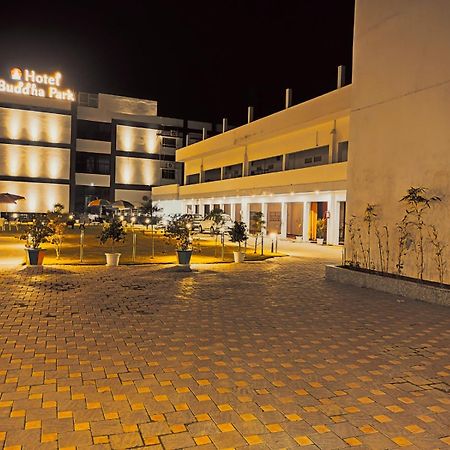 Hotel Buddha Park, Paharia, Varanasi Esterno foto