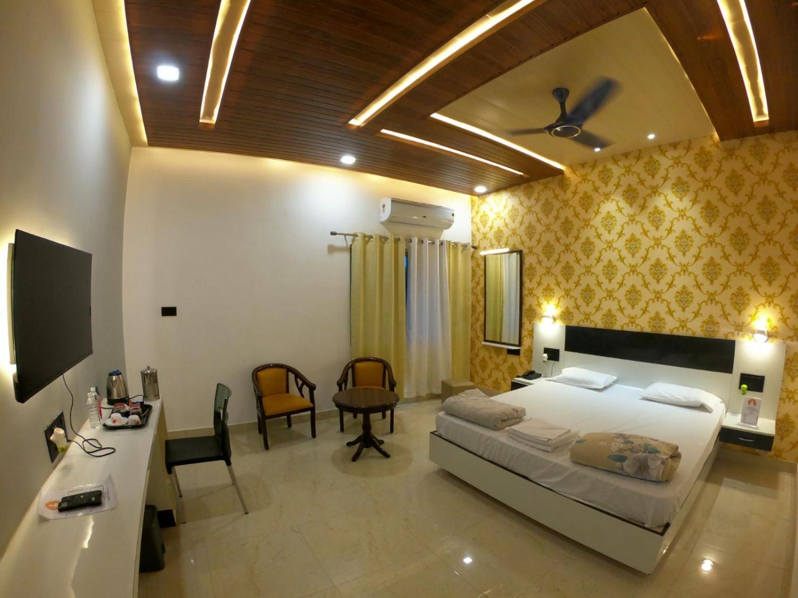 Hotel Buddha Park, Paharia, Varanasi Esterno foto